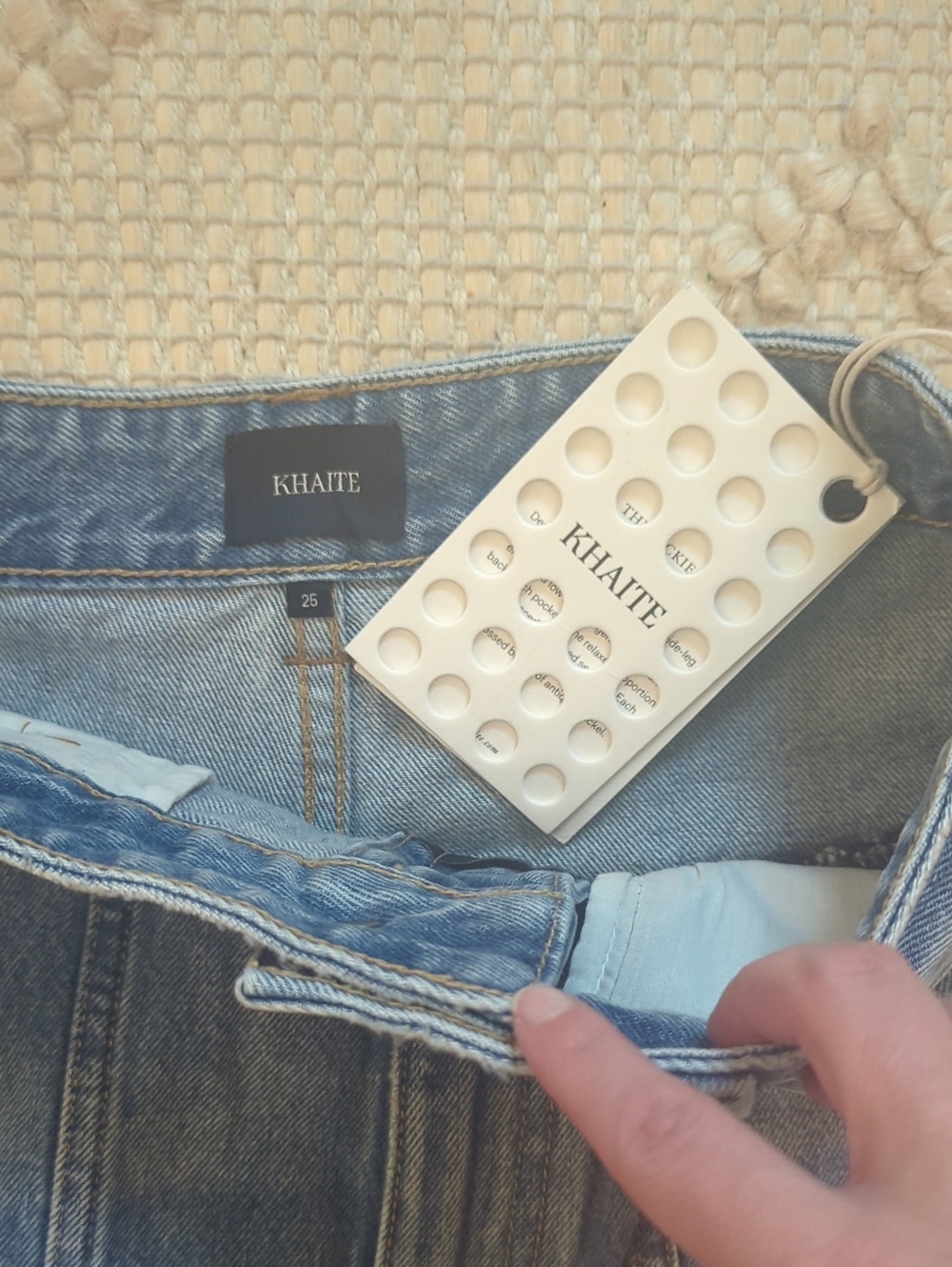 NWT KHAITE Jackie Wide-Leg Jeans | Bryce Wash | Low Rise | 100% Cotton | Size 25 - Picture 4 of 7